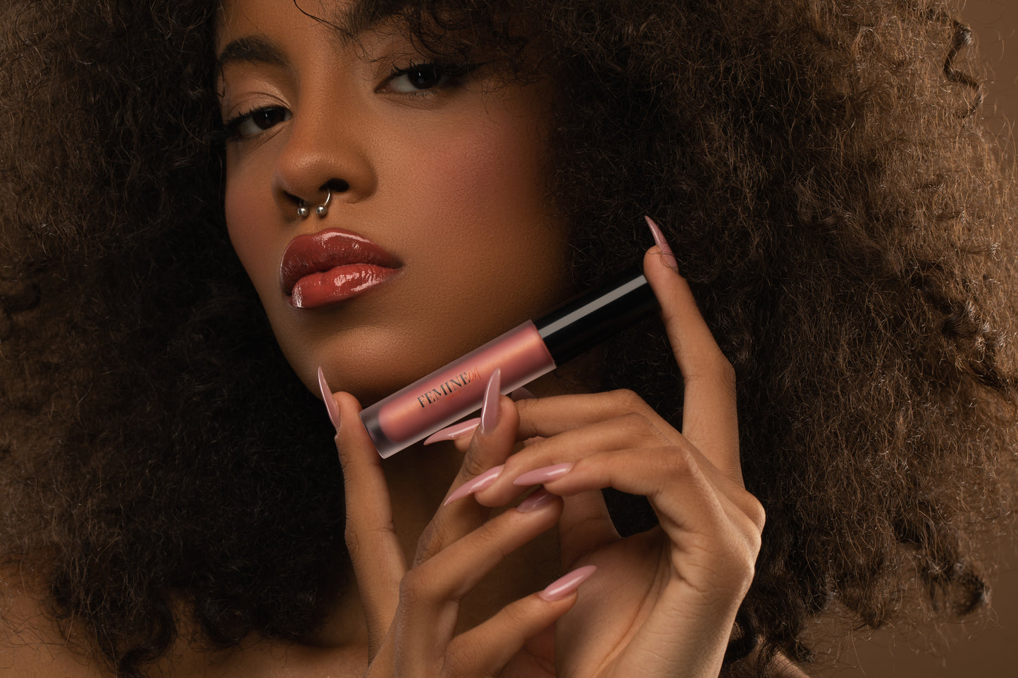 Dodaq Parıldadıcısı